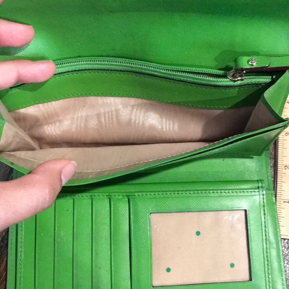 Kate Spade wallet - Picture 6 of 8